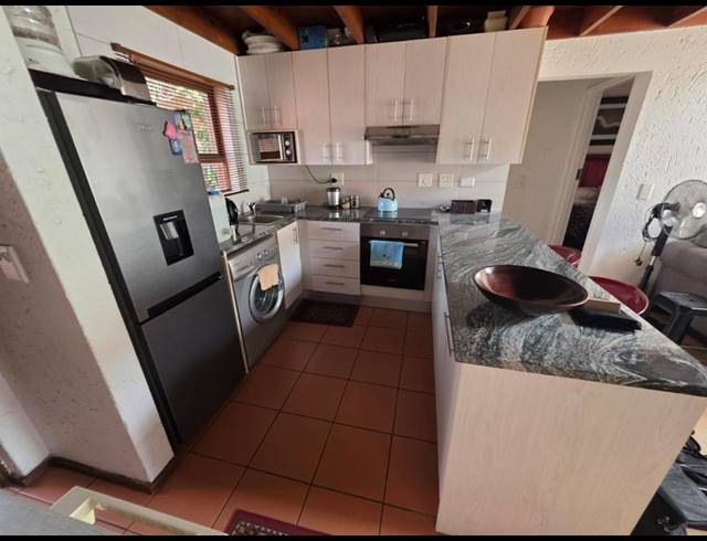 1 BEDROOM APARTMENT FOR SALE IN SUNNINGHILL